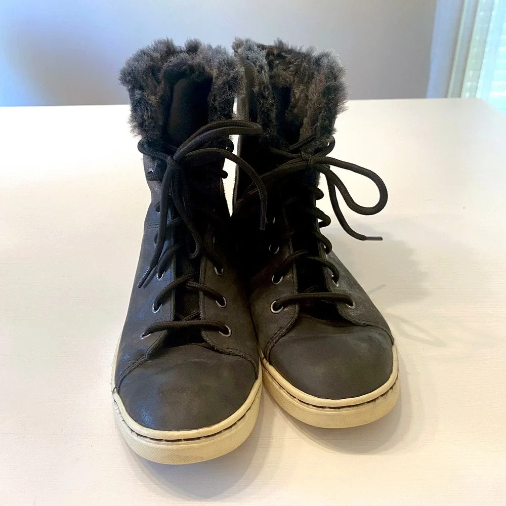 Ugg‎ Croft Luxe Quilt Boots Women's Black Leather Shearling Lace Up Ankle Size 6